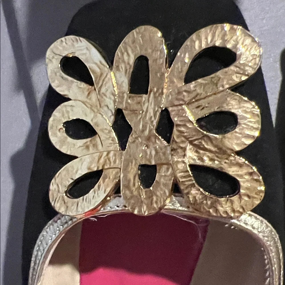 Kate Spade Elegant Black Flats with Gold Detailing - Picture 4 of 14